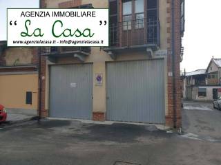 Garage in affitto a villanova d'asti via edmondo de amicis