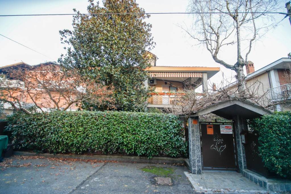 Villa in vendita a Bosconero via Pasubio, 1