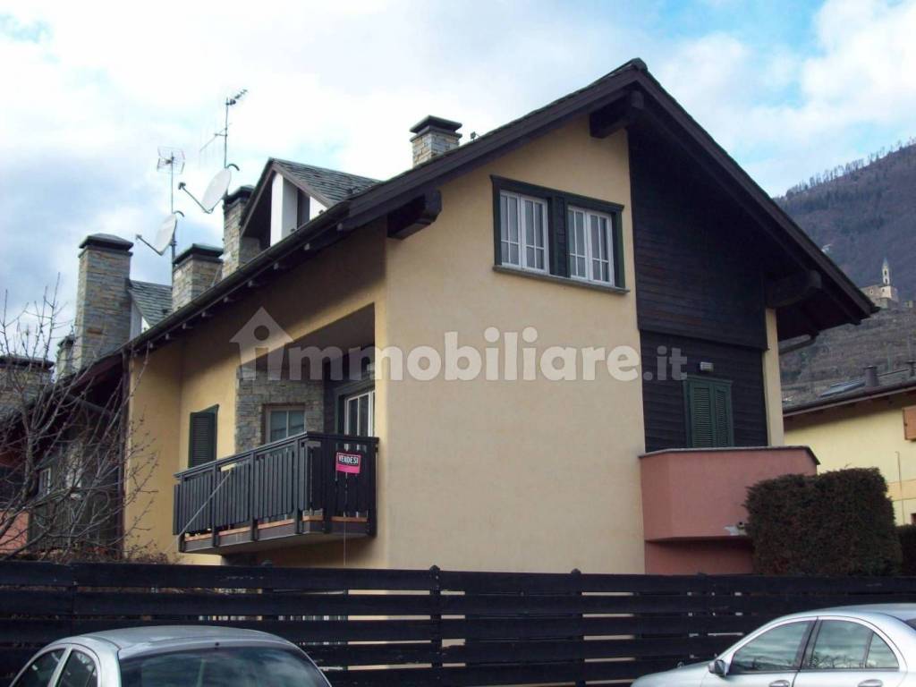 Villa a Schiera in vendita a Montagna in Valtellina