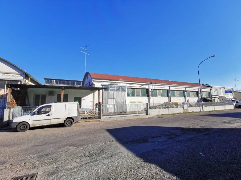 Capannone Industriale in vendita a Lugo via Bedazzo, 34