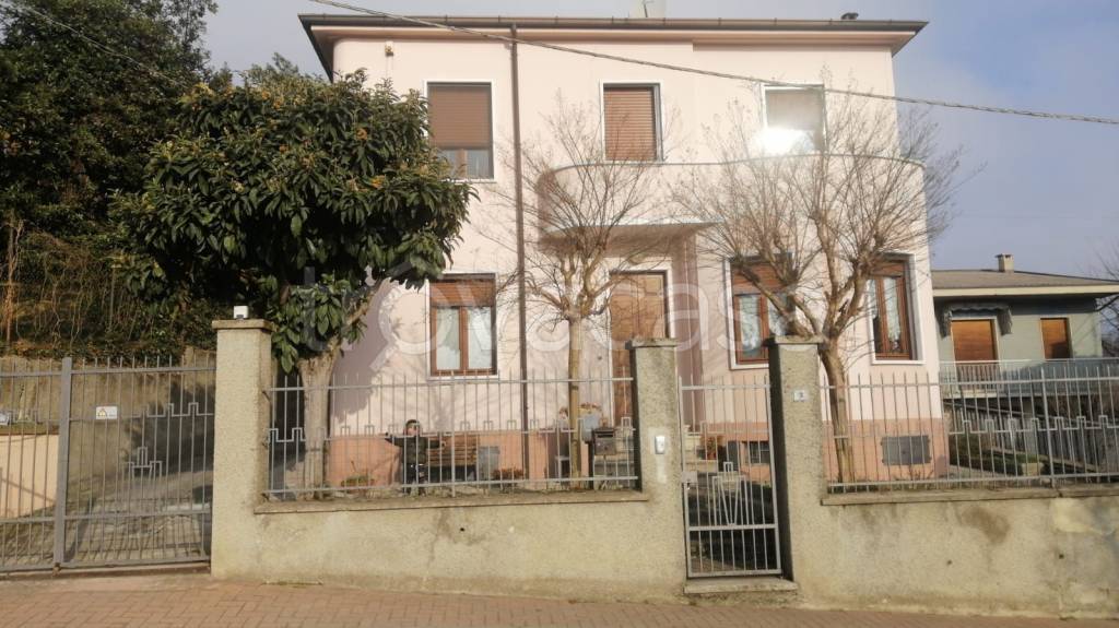 Villa in in vendita da privato a Canneto Pavese via Roma, 3