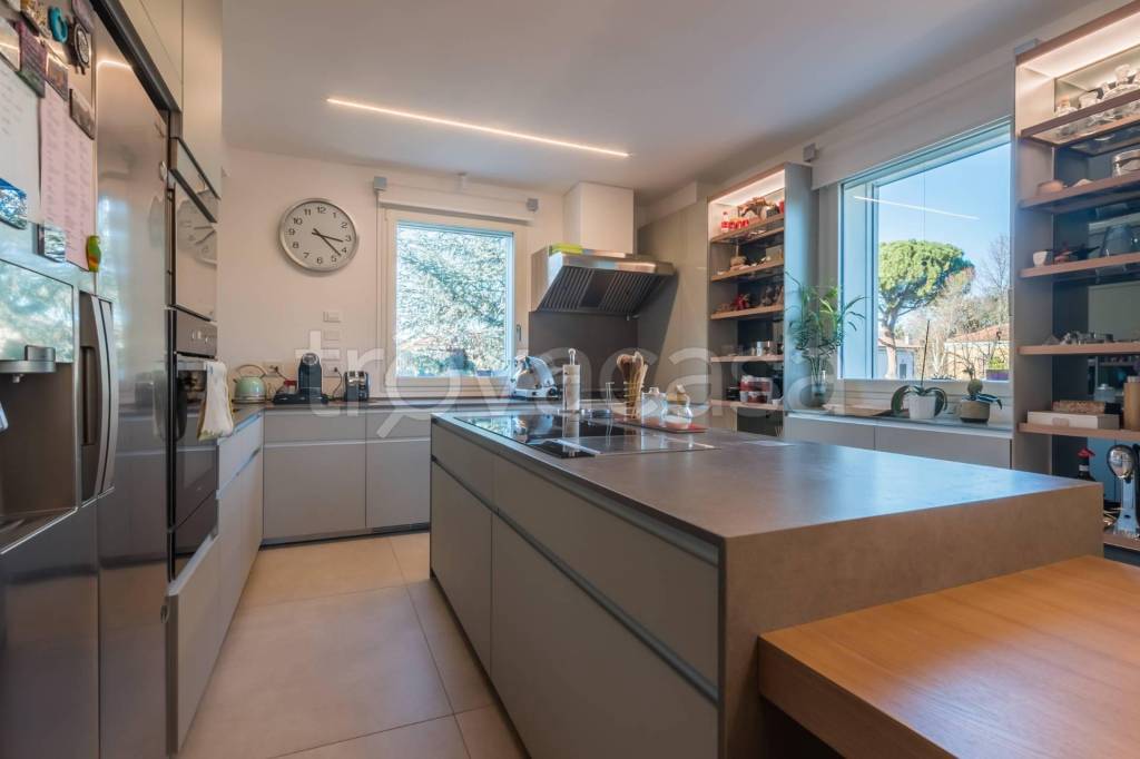 Appartamento in vendita a Pesaro viale Cesare Battisti, 64