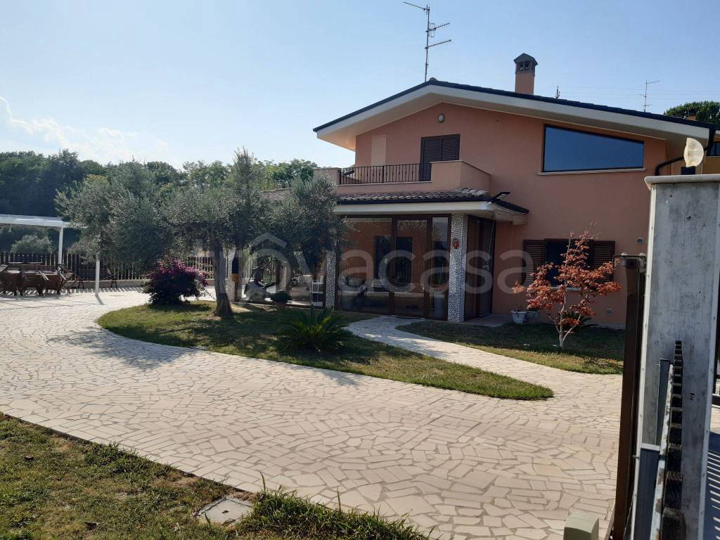 Villa in in vendita da privato a Pianella contrada Vicenne Sud, 19