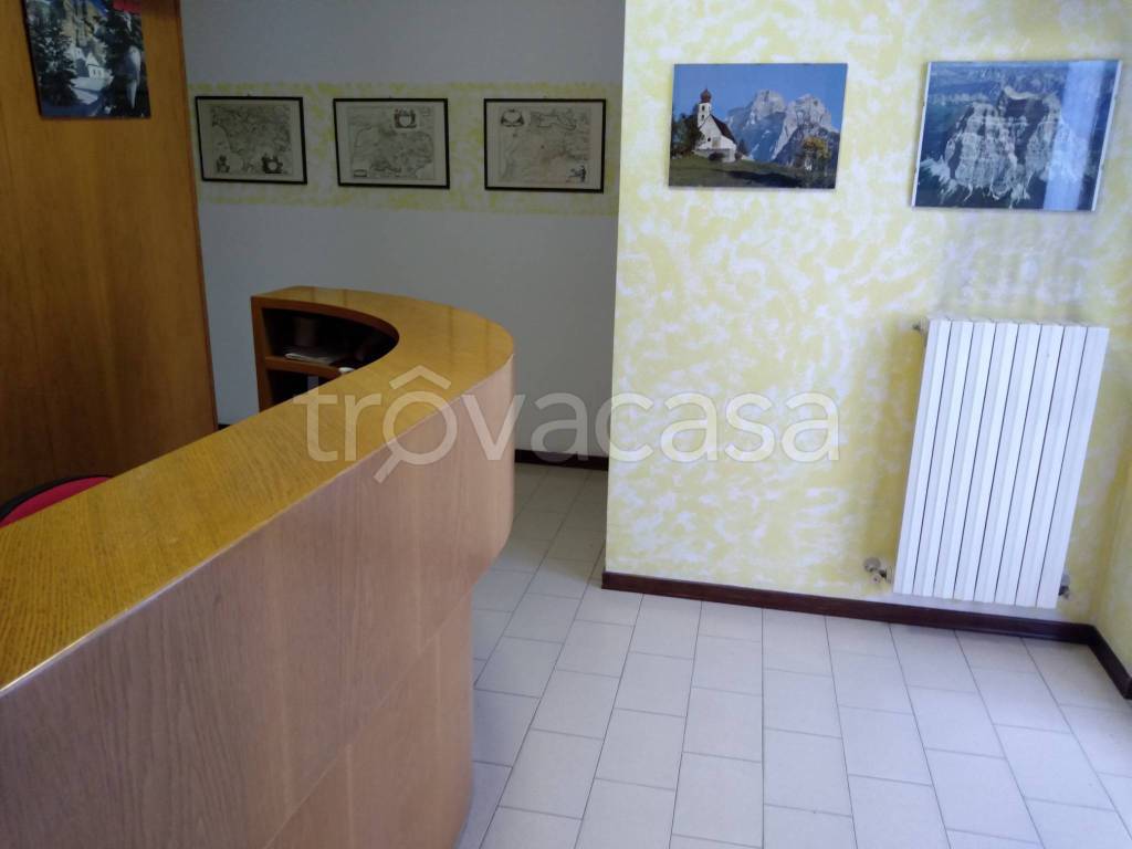 Ufficio in vendita a Urgnano via Montello, 121