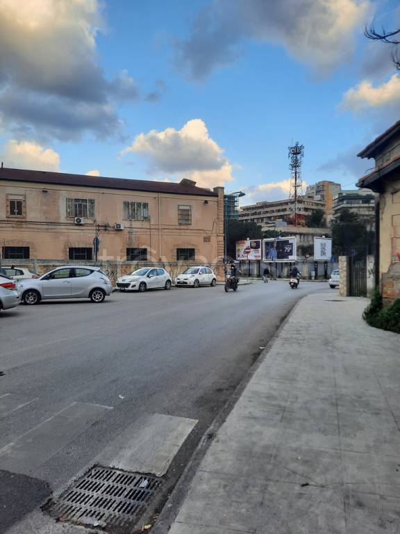 Magazzino in affitto a Palermo via Malaspina, 48