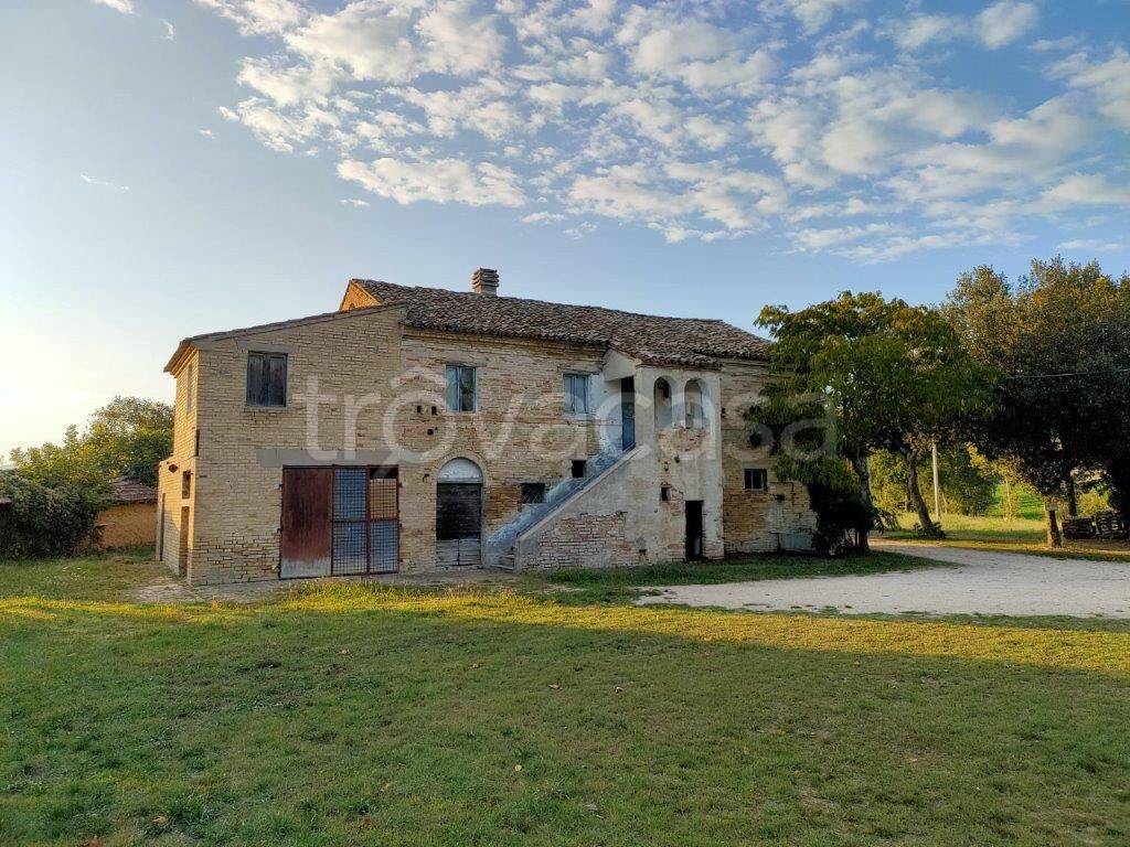 Casale in in vendita da privato a Morrovalle contrada Fonte Murata, 23