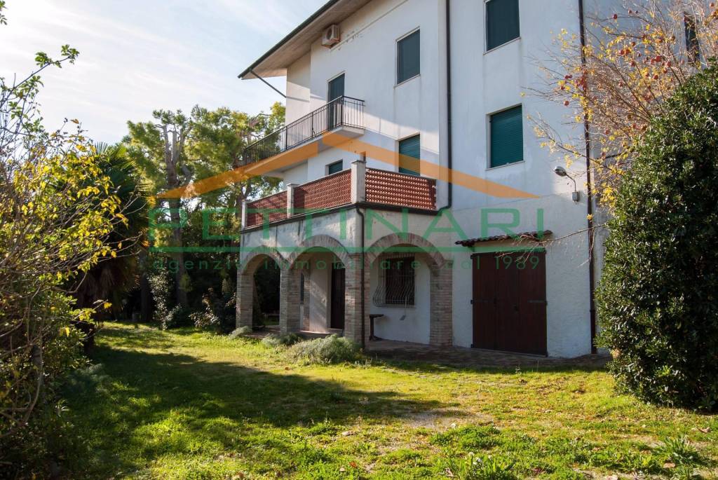 Villa in vendita a Recanati viale Nazario Sauro
