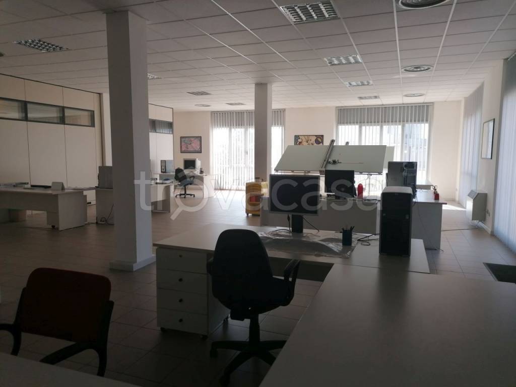 Ufficio in vendita a Jesi via Monte Carpegna