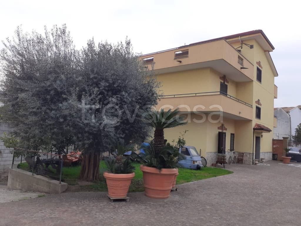 Villa Bifamiliare in vendita a Maddaloni via Appia