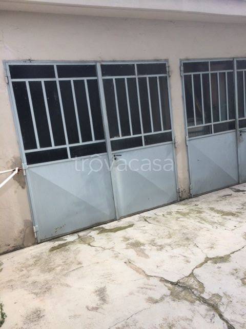 Garage in vendita a Collegno via Palermo, 2