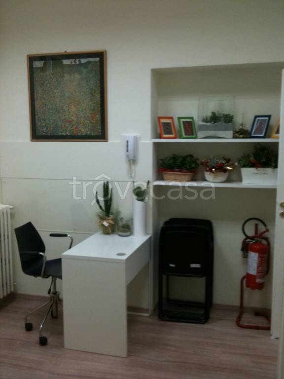 Ufficio in in affitto da privato ad Ancona corso Giovanni Amendola, 18