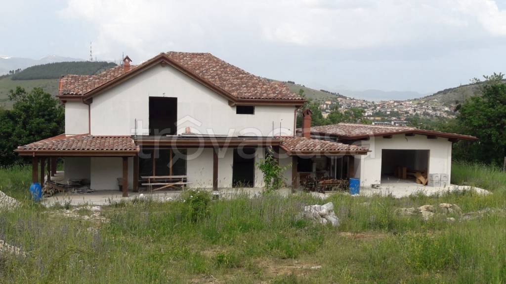 Villa in in vendita da privato a L'Aquila via Giovanna d'Arco, Sn