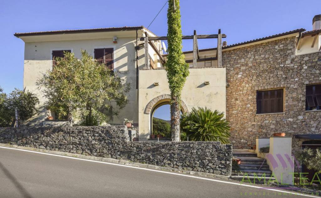 Villa a Schiera in vendita a Vado Ligure via San Bernardo, 10