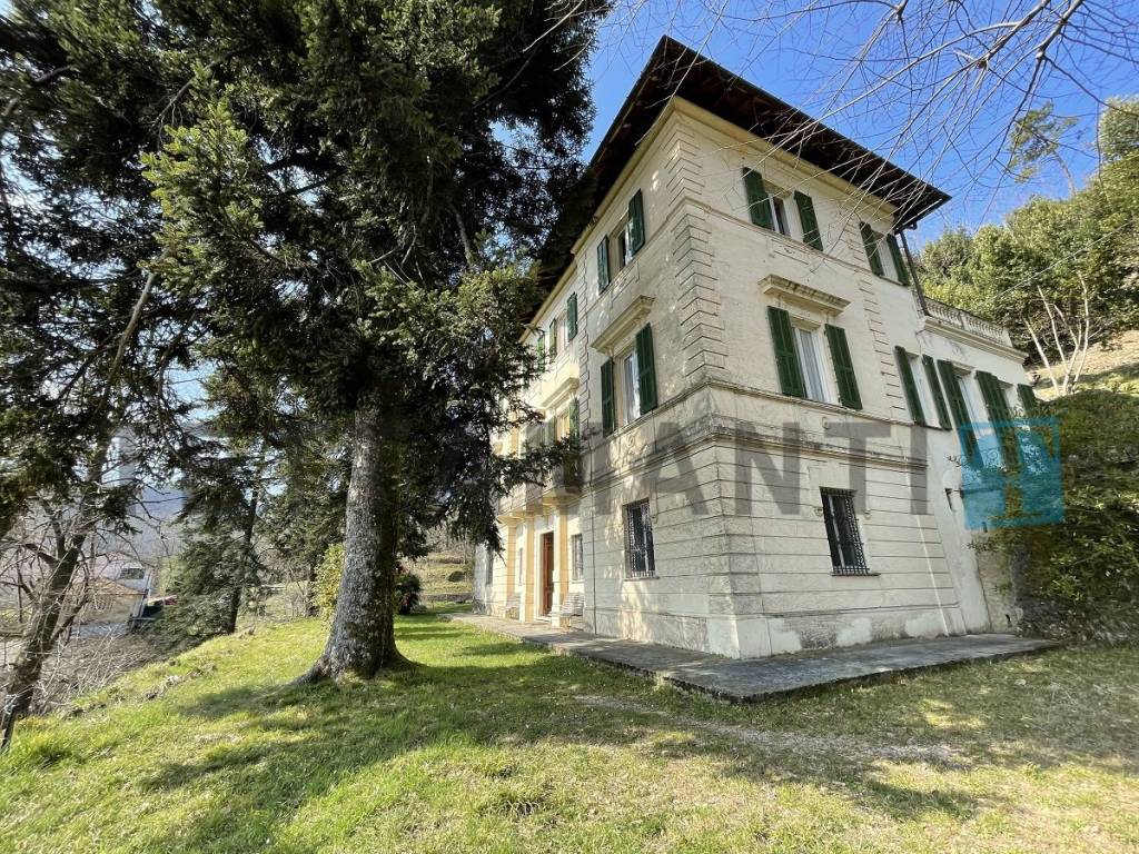 Villa in vendita a Brugnato via Macero, 25