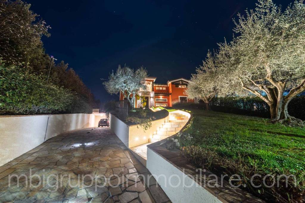 Villa in vendita a Misano Adriatico via Camilluccia, 29