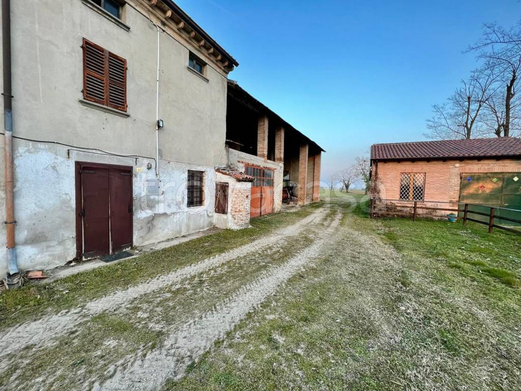 Villa Bifamiliare in vendita a San Giorgio Piacentino via Genova