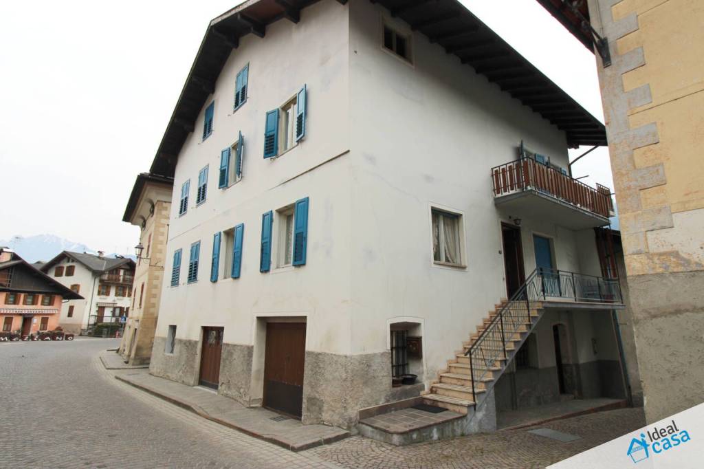 Casa Indipendente in vendita a Mezzano via Roma