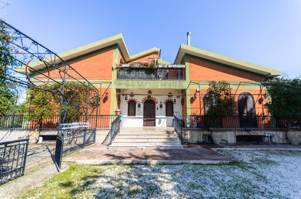 Villa Bifamiliare in vendita a Foggia via del Mare Quadrone delle Vigne