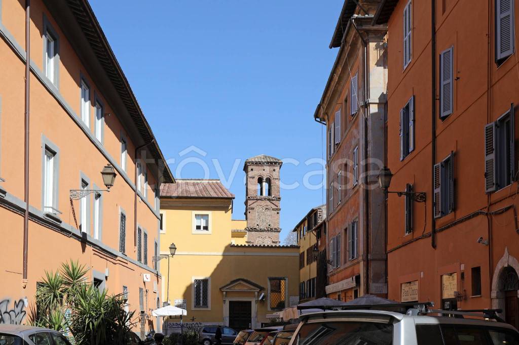 Appartamento in vendita a Roma via dell'Arco di San Calisto