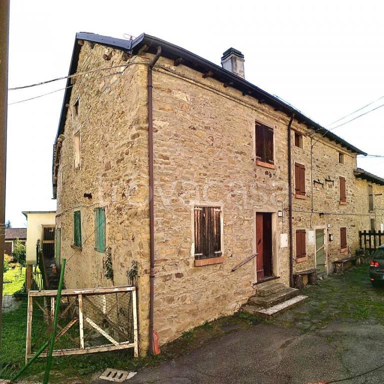 Casa Indipendente in vendita a Carpineti via Villaprara
