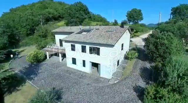 Villa Bifamiliare in in vendita da privato a Cagli via Giovanni Santi, 42