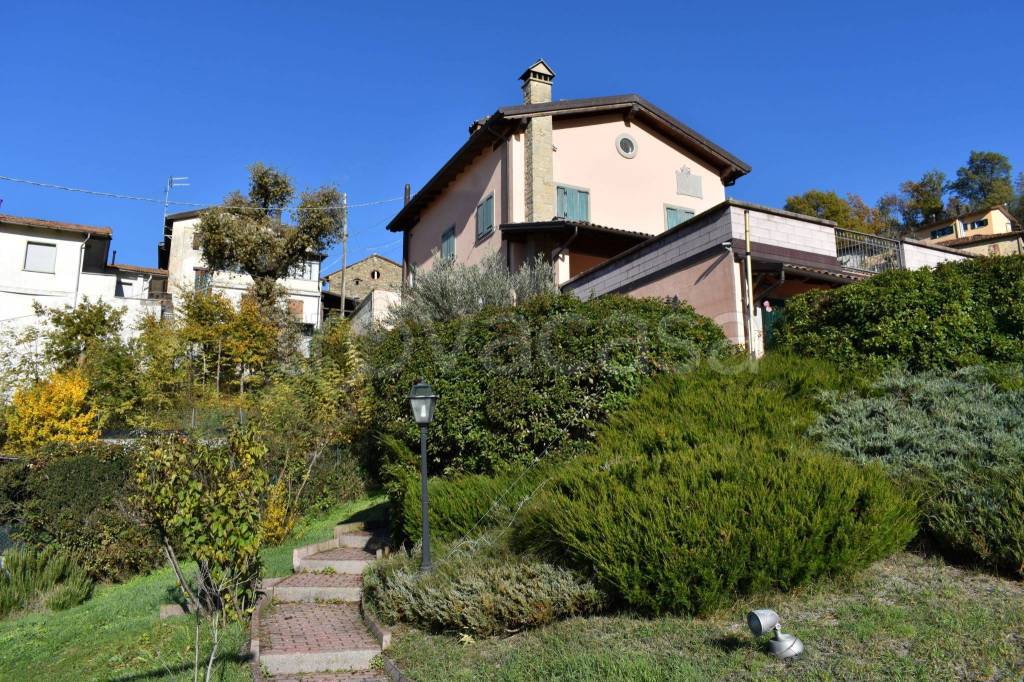 Villa Bifamiliare in affitto a Camugnano via Roma, 29