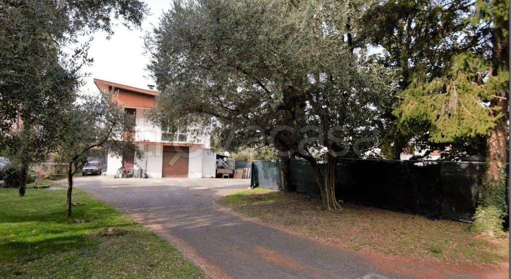 Villa in vendita a Treviso via Giovanni Pinadello