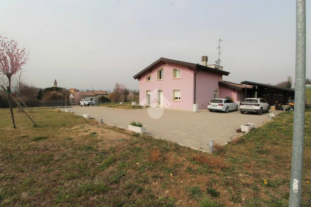 Villa in vendita a Neviano degli Arduini strada case bianche- bazzano, 14