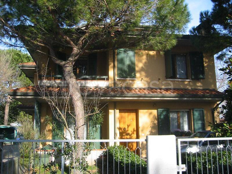 Villa Bifamiliare in vendita a Cervia viale g. Di Vittorio