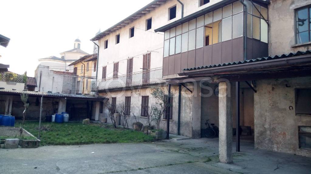 Casale in vendita a Brignano Gera d'Adda via Circonvallazione
