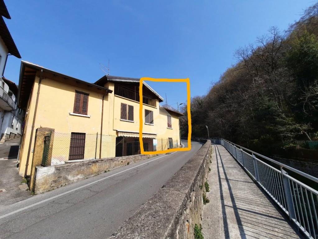 Casa Indipendente in vendita a Marone via Giulio Guerini, 6
