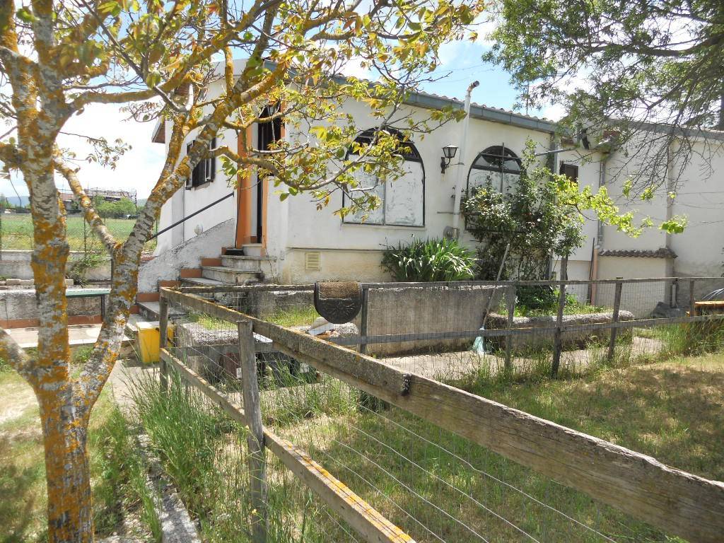 Villa Bifamiliare in vendita a Massa d'Albe strada Provinciale per Massa Dalbe