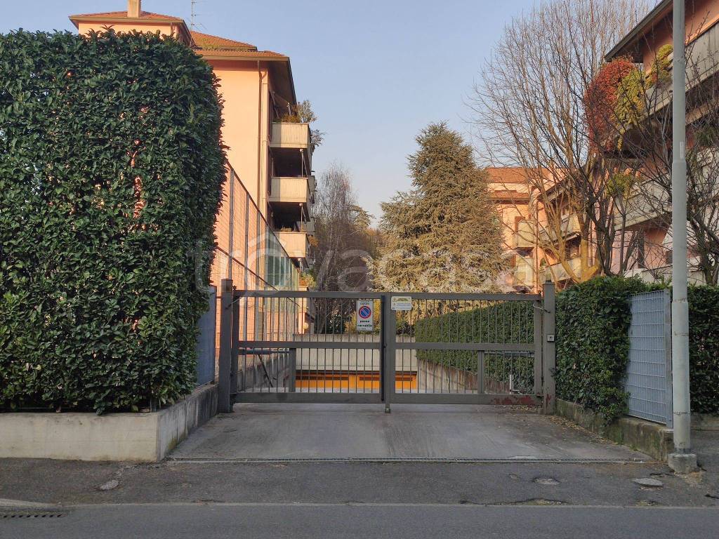 Garage in vendita a Legnano via Plinio, 34