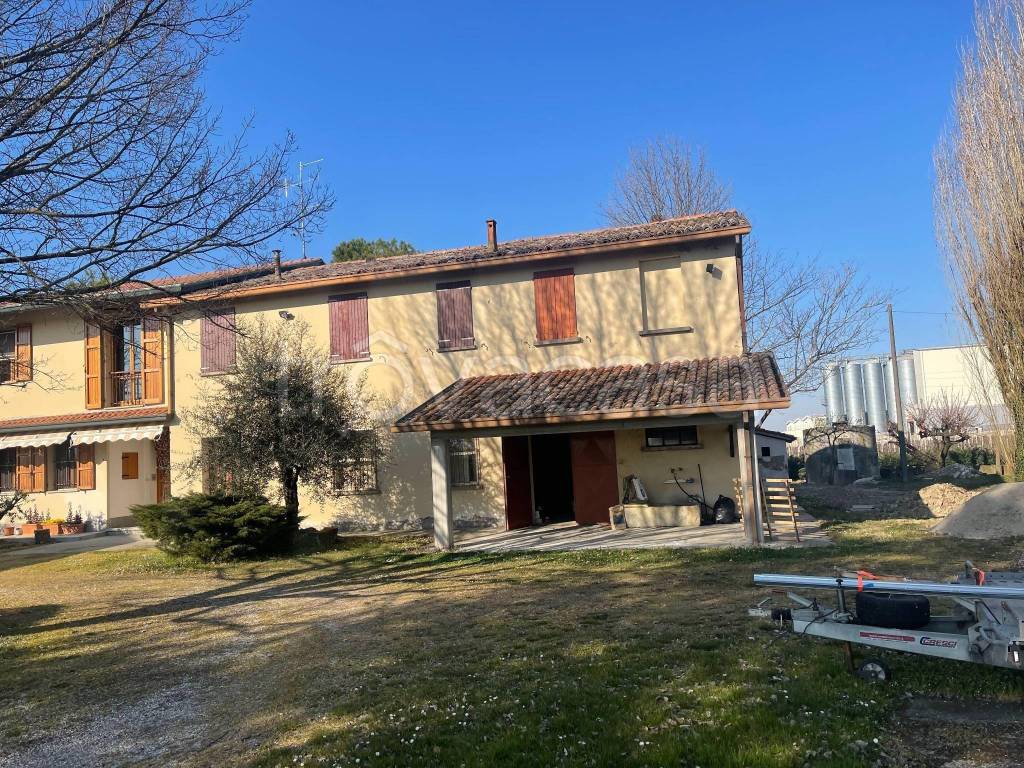 Casale in in vendita da privato a Faenza via Pana, 57