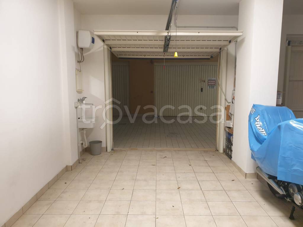 Garage in vendita a Pescara via Palermo