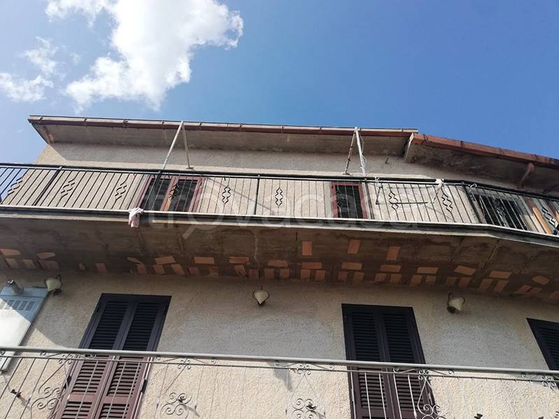 Appartamento in vendita a Monteleone Sabino via Leonina