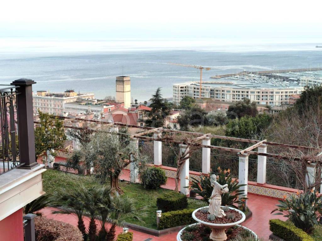 Appartamento in vendita a Salerno via Giuseppe Paesano, 33