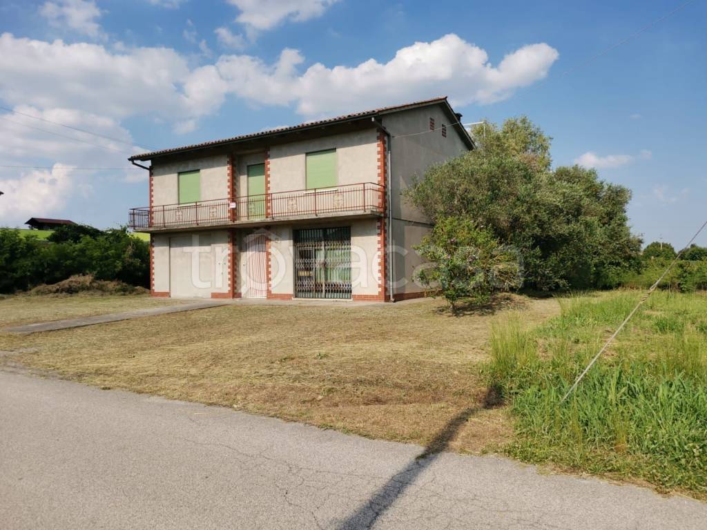 Villa in in vendita da privato a Stienta via Antonio Bonatti, 585