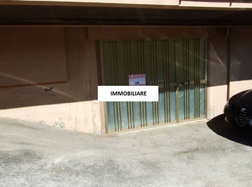 Garage in vendita a Pescara via di Sotto, 113