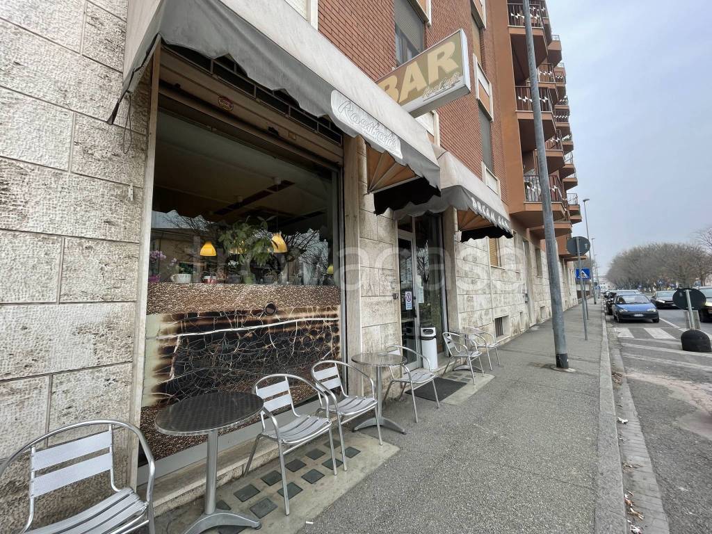 Bar in vendita ad Alessandria via San Giovanni Bosco, 31