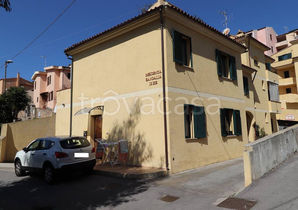 Appartamento in vendita a La Maddalena via Sardegna, 12