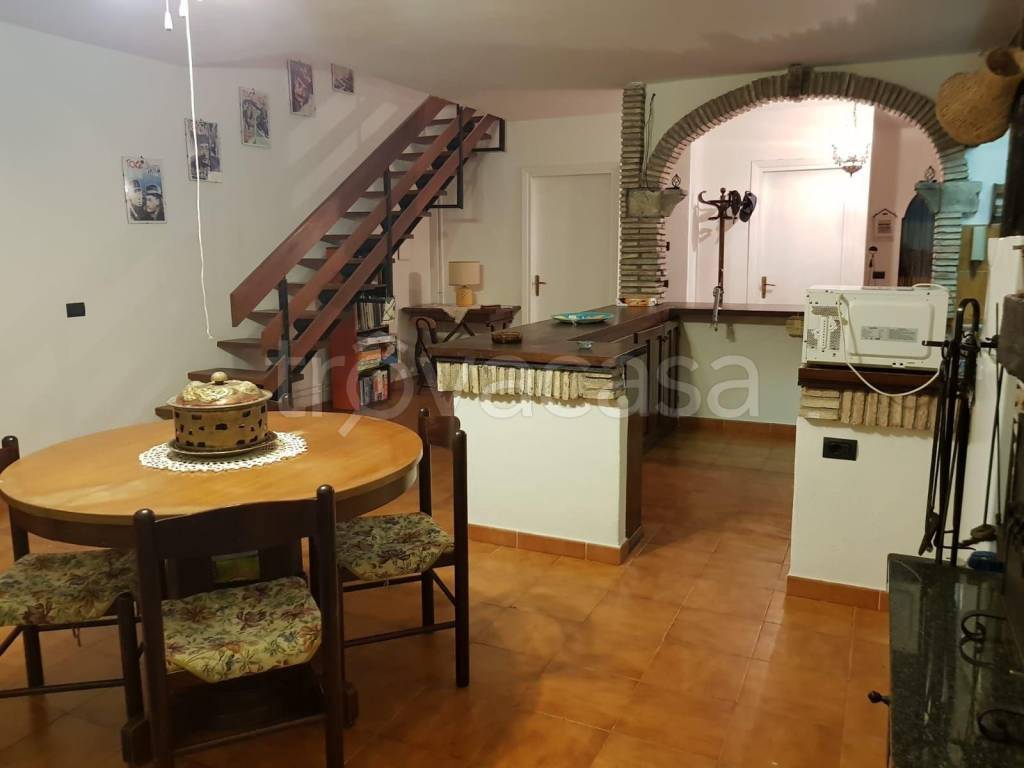 Villa a Schiera in in vendita da privato a Tarquinia via Martano