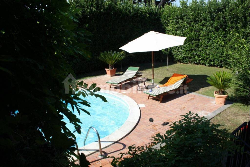 Villa in vendita a Roma via Raffaello Franchi