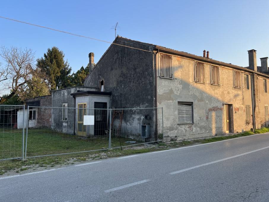 Casa Indipendente in vendita a Fiesso Umbertiano via Tassona, 6