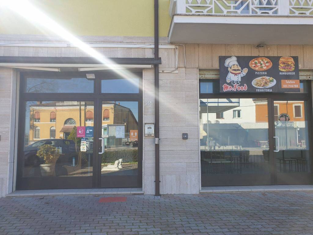 Pizzeria in in vendita da privato a Masi Torello viale Adriatico, 50