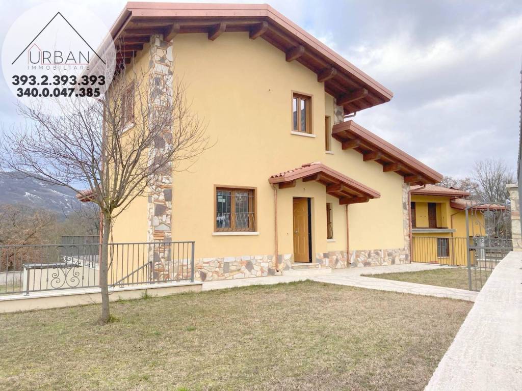 Villa in vendita a Pizzoli borgo San Giovanni