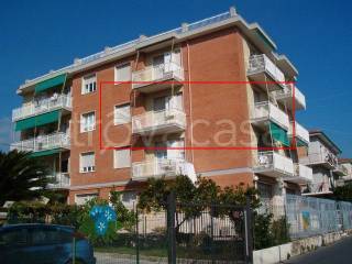 Appartamento in vendita a Loano via Dante Alighieri, 46