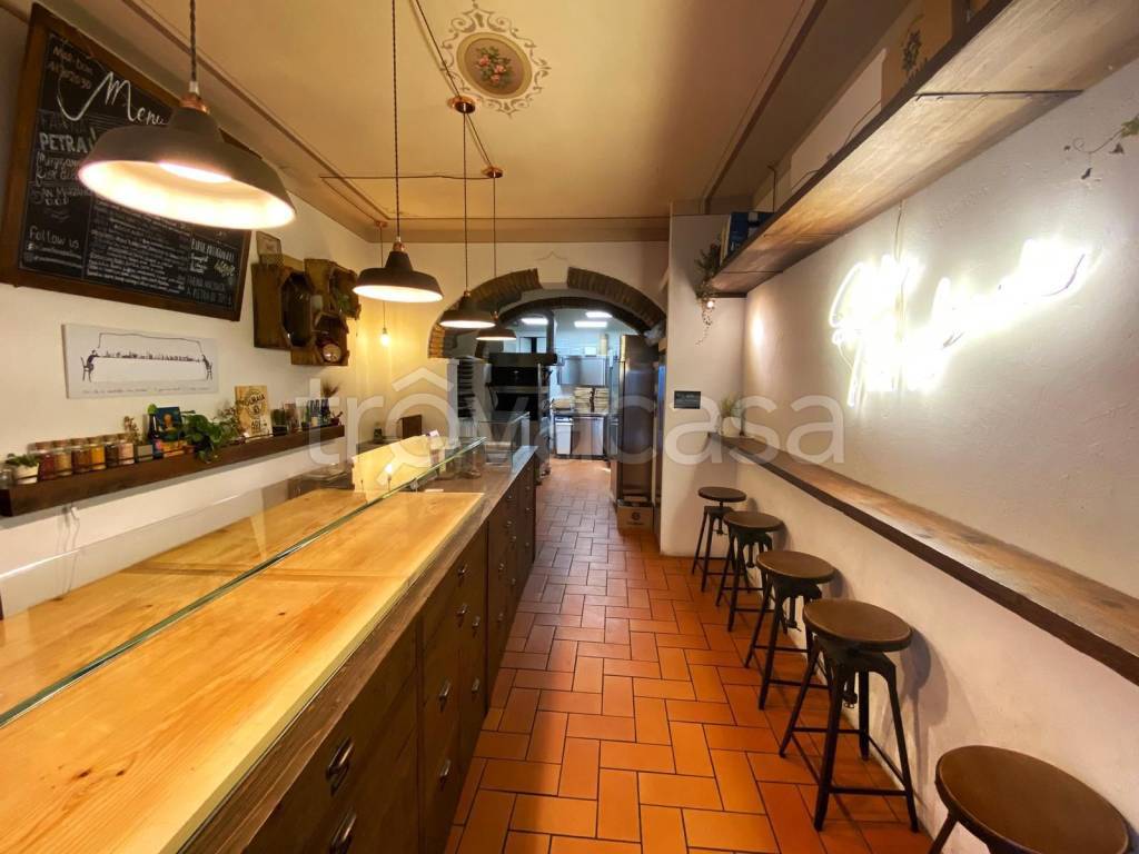 Pizzeria in in vendita da privato a Cortona via Dardano, 48
