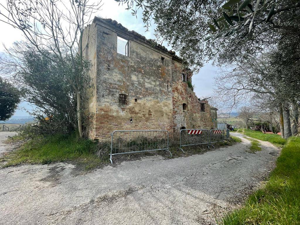 Casa Indipendente in vendita a Monsampolo del Tronto contrada Valle Asinara 10
