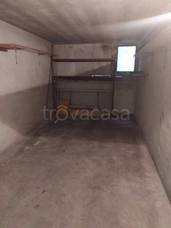 Garage in vendita a Pavia via Teodoro Lovati, 31
